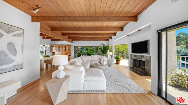 Drew Fenton | 966 Bluegrass Lane Los Angeles CA | MLS: 7357779