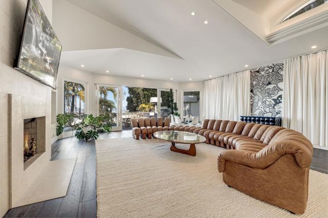 Detail Gallery Image 57 of 75 For 1904 via Casa Alta, La Jolla,  CA 92037 - 7 Beds | 7/2 Baths