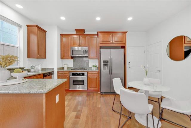 541 Ravenna Way, Hayward CA: https://media.crmls.org/mediaz/7671ae95-fc67-4829-9901-4024f434033b.jpg
