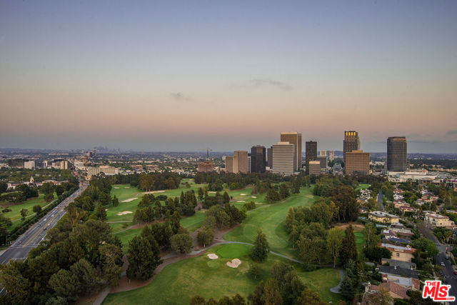 1200 Club View Drive, Los Angeles CA: https://media.crmls.org/mediaz/767259ff-a2f0-4f36-8c5b-163ef383ee9c.jpg