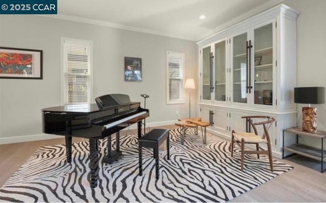 130 Arundel Dr, Hayward CA: https://media.crmls.org/mediaz/7672922b-7010-4db0-95a2-933f87f2a525.jpg