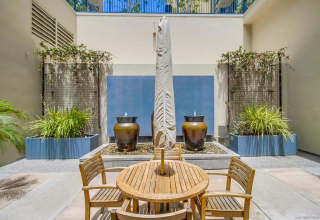 Common Area Outdoor Dining and BBQ Area