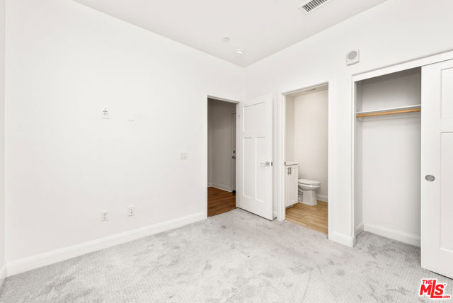 516 E Imperial Avenue, El Segundo CA: https://media.crmls.org/mediaz/76730382-ab07-4524-ab70-8ce2f885150b.jpg