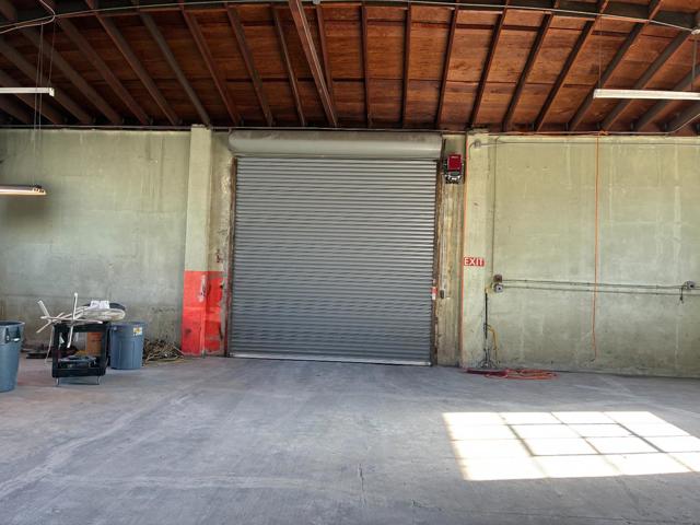320 Victory Ave, South San Francisco CA: https://media.crmls.org/mediaz/76734126-7847-496c-90f5-07f893136dea.jpg
