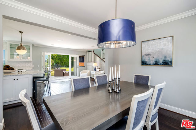 8407 Skyline Drive, Los Angeles CA: https://media.crmls.org/mediaz/76737e18-9575-4afb-ab02-866e9526831e.jpg