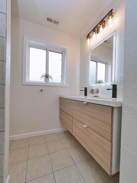 3000 56th Avenue, Oakland CA: https://media.crmls.org/mediaz/76740ee6-6f6e-47a8-91cf-dc96efc84bdc.jpg