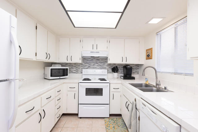 5301 E Waverly Drive #222, Palm Springs, CA 92264