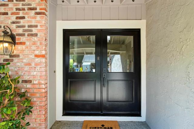 2673 Velvet Way, Walnut Creek CA: https://media.crmls.org/mediaz/767449bd-853c-4d64-af7a-7715030fe25d.jpg