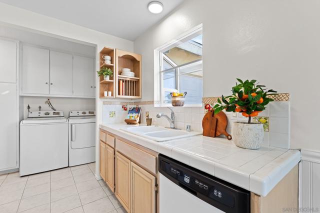 3511 Badillo Rd, San Marcos CA: https://media.crmls.org/mediaz/767498b8-e5da-4522-98da-6a3f55247248.jpg