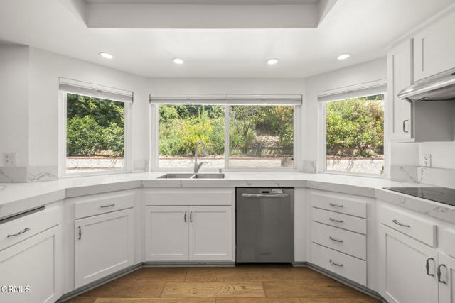 Detail Gallery Image 14 of 40 For 2325 Parkway Dr, Camarillo,  CA 93010 - 4 Beds | 3 Baths