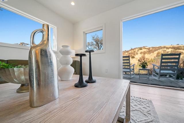 21000 Mines Rd., Livermore CA: https://media.crmls.org/mediaz/7674ff54-07f5-4535-8605-1698f6adb5d7.jpg