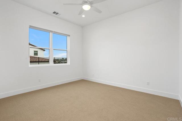 1219 Stonemark place, Vista CA: https://media.crmls.org/mediaz/76751351-8be1-4187-b3ef-3328be82b80b.jpg