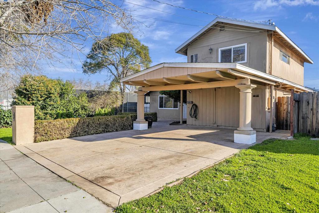 588 Bernal Ave