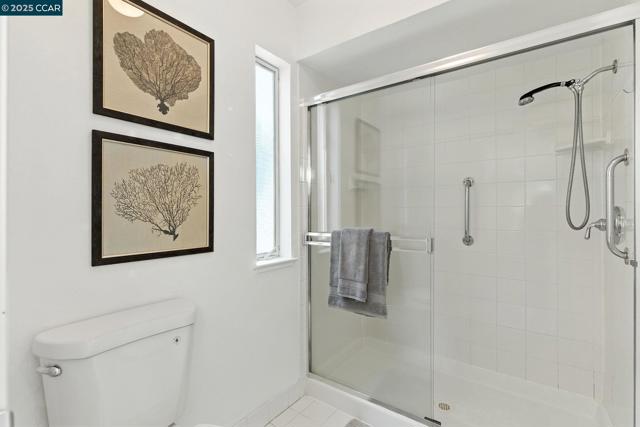 1725 Spyglass Ln, Moraga CA: https://media.crmls.org/mediaz/767545dd-7519-43c2-a480-378f0640570b.jpg