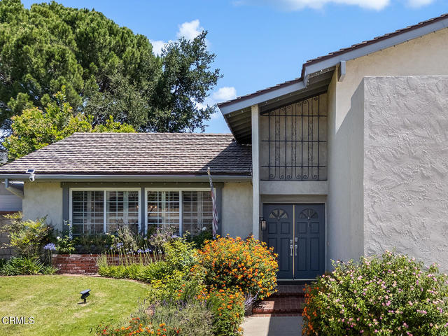 18845 Braemore Road, Porter Ranch CA: https://media.crmls.org/mediaz/76754803-e7c2-4459-9995-c9e0151e5b1a.jpg