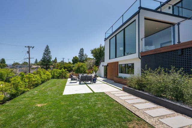 3964 Jefferson Avenue, Redwood City CA: https://media.crmls.org/mediaz/76754ec9-0392-4d5d-95be-151362e2bf35.jpg
