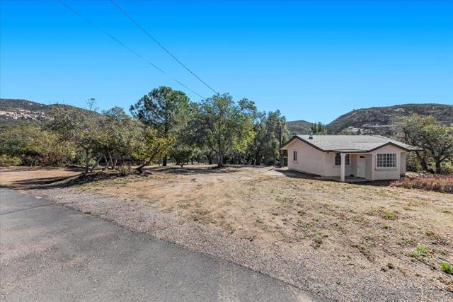 12220 Rebel Wind Rd, Descanso CA: https://media.crmls.org/mediaz/76755836-5053-4e72-9527-ae20e273b6b9.jpg