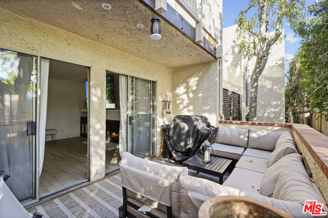 5245 Coldwater Canyon Avenue, Sherman Oaks CA: https://media.crmls.org/mediaz/7676a65e-5bbb-474d-83de-39c9112f0a28.jpg