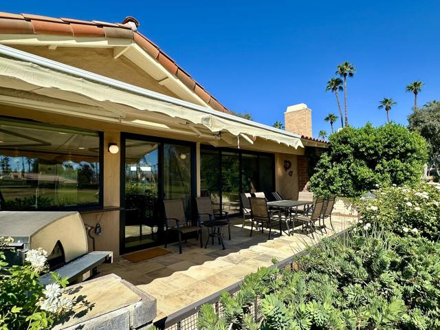 222 Serena Drive, Palm Desert CA: https://media.crmls.org/mediaz/7676bd63-4f7b-4749-a0e5-8ab3558743ce.jpg