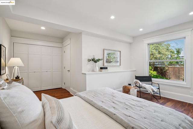 5429 Belgrave Pl., Oakland CA: https://media.crmls.org/mediaz/76770fad-34f4-4806-9e9e-ad3864db103a.jpg