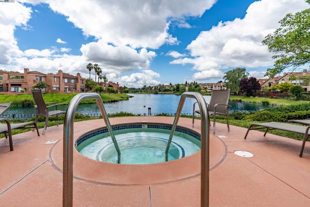 4009 W Lakeshore Drive, San Ramon CA: https://media.crmls.org/mediaz/7677c3f9-bede-4d4f-b6dd-e3adde8b7b5e.jpg