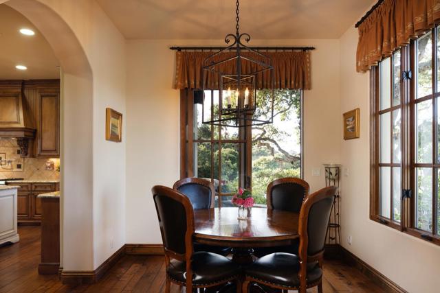 7595 Paseo Vista, Monterey CA: https://media.crmls.org/mediaz/7677fbcb-76c0-4244-ad83-b1283ed13189.jpg