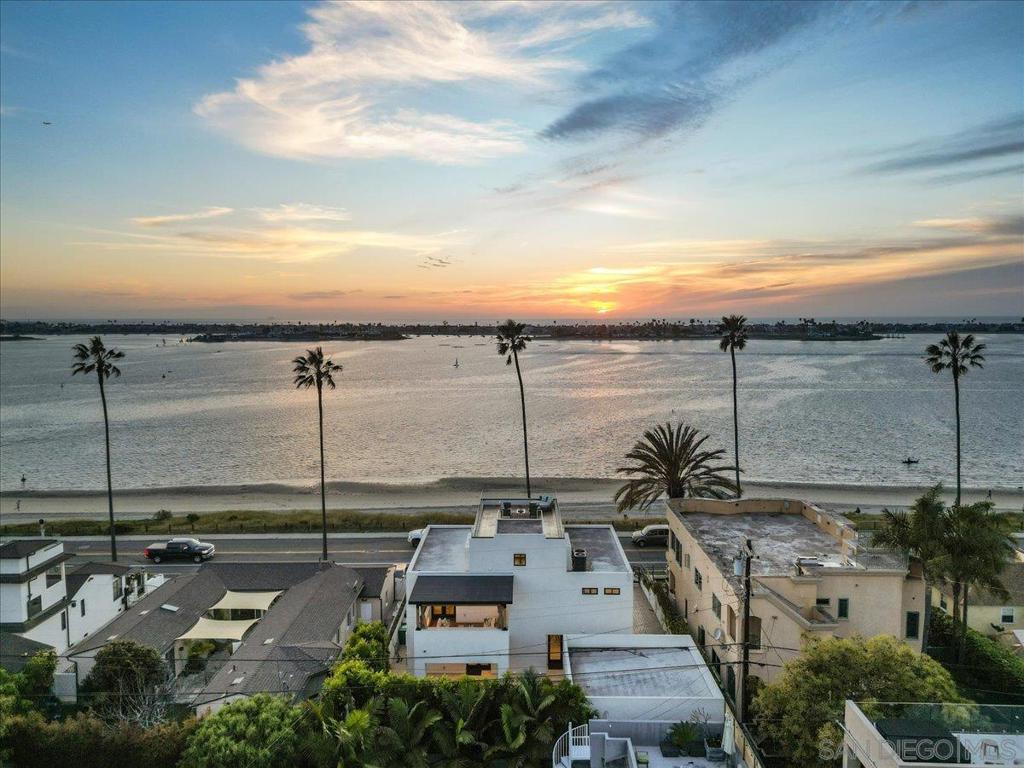 3535 Riviera Drive - photo 4