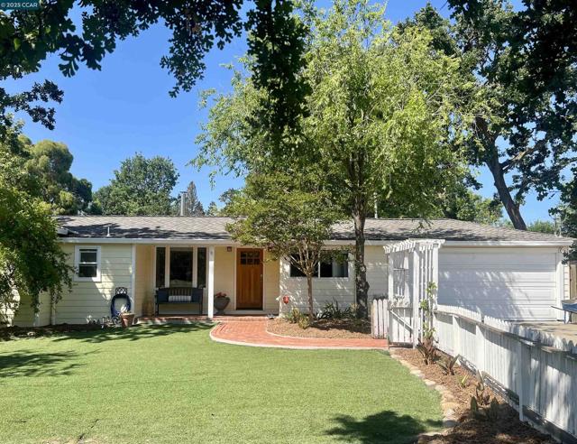66 Del Hambre Cir, Walnut Creek CA: https://media.crmls.org/mediaz/76783a22-8e36-49e0-9a31-f95105e6b345.jpg