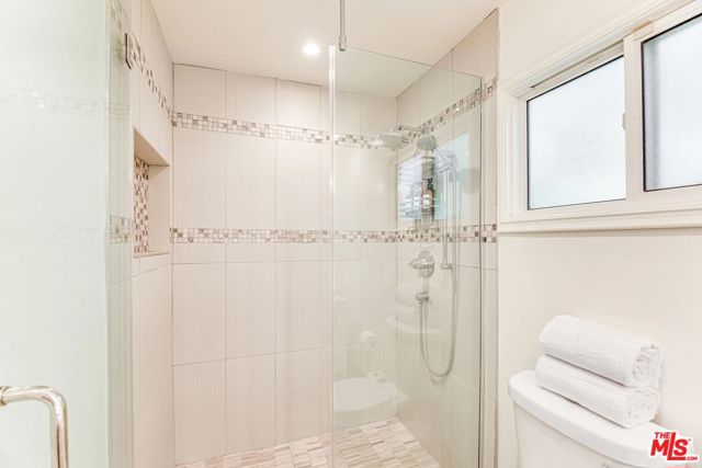 1410 Stradella Road, Los Angeles CA: https://media.crmls.org/mediaz/767acb52-4bf7-4730-83d5-e041446e4b23.jpg