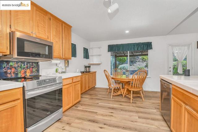 5125 Monitor Pass Way, Antioch CA: https://media.crmls.org/mediaz/767b3ac7-8694-4b32-834a-99c6365e4261.jpg