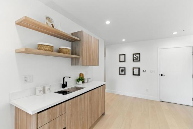 1815 18th Avenue, San Francisco CA: https://media.crmls.org/mediaz/767b81e9-291a-4e9b-b395-a9fab8e2c962.jpg