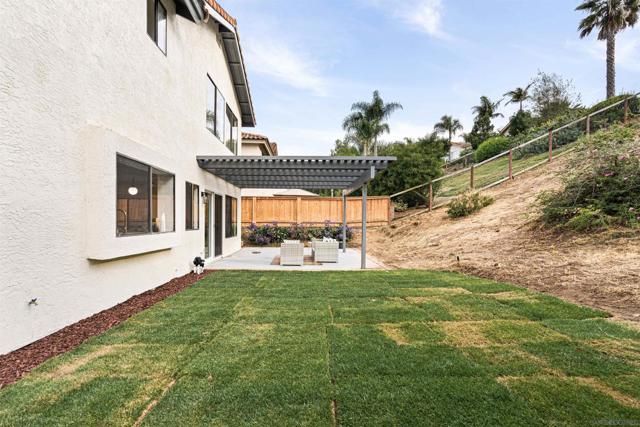 2064 White Birch Dr, Vista CA: https://media.crmls.org/mediaz/767c481d-67e1-4114-bc43-9cea9ded3a97.jpg