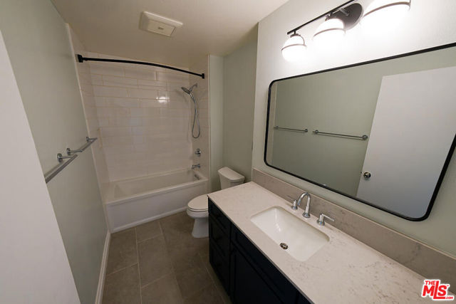 1750 E Avenue Q14, Palmdale CA: https://media.crmls.org/mediaz/767c5b95-e641-489e-9233-ef182071ec46.jpg