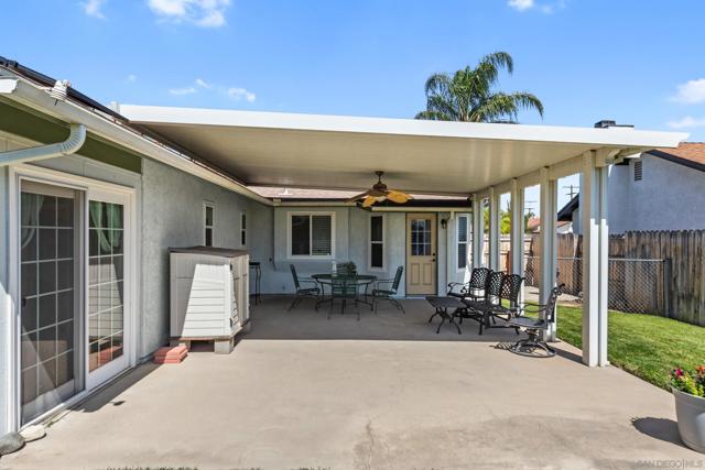 13849 Covey Quail Ln, Moreno Valley CA: https://media.crmls.org/mediaz/767cc74d-ba25-47b4-bd78-57b1b7bb0f50.jpg
