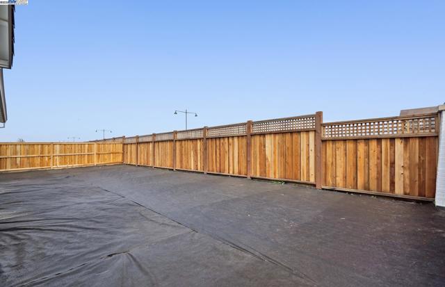17654 Brightwood Avenue, Lathrop CA: https://media.crmls.org/mediaz/767cd40e-13e2-4458-8c1f-058a2972cdd9.jpg