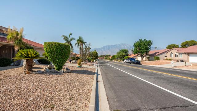 8796 Clubhouse Boulevard, Desert Hot Springs CA: https://media.crmls.org/mediaz/767d68a9-be39-47ec-9c21-671608bc0544.jpg