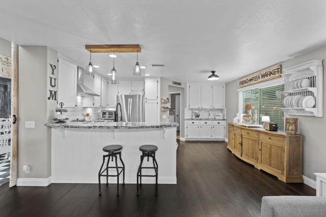 1846 Corte Pulsera, Oceanside CA: https://media.crmls.org/mediaz/767d927a-79ec-41e7-9a98-676991c13c1b.jpg