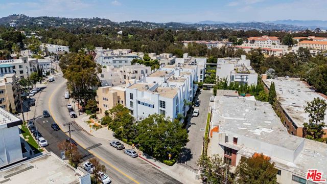 Drew Fenton | 520 S Barrington Avenue Los Angeles CA | MLS: 7436055