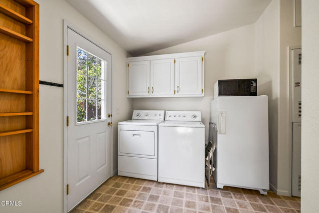43300 Little River Airport Road, Little River CA: https://media.crmls.org/mediaz/767f55ea-069d-42c2-8c21-4d119290b6b6.jpg