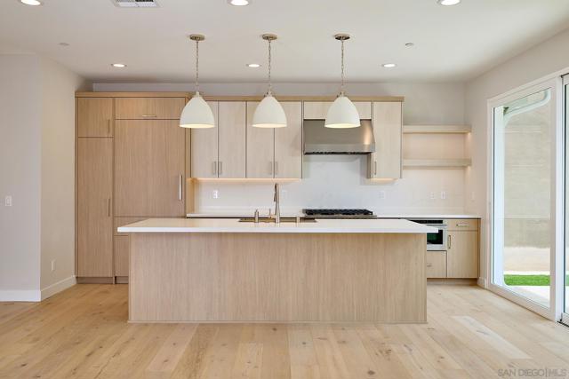 567 N Vulcan Ave, Encinitas CA: https://media.crmls.org/mediaz/767fcd6b-9ded-4c97-83fb-c19362bec1fd.jpg