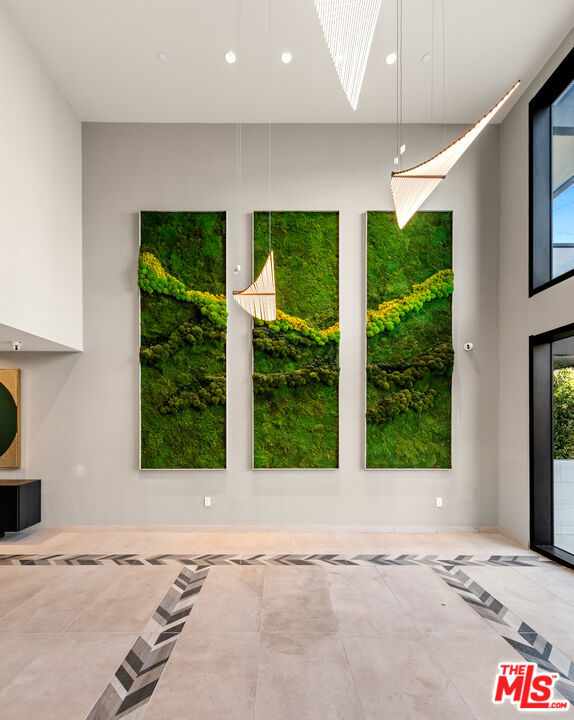 Drew Fenton | 505 S Barrington Avenue Los Angeles CA | MLS: 7082117