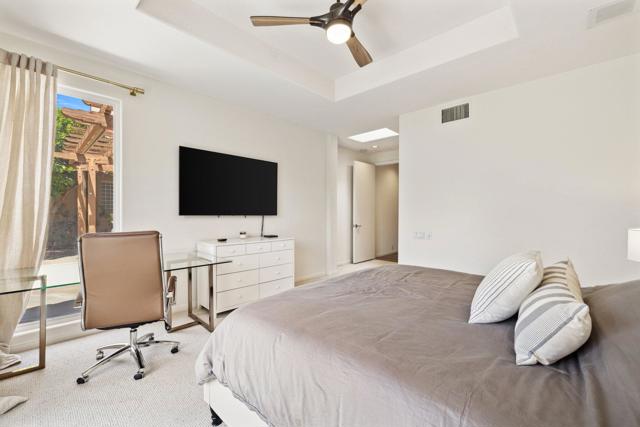 48205 Via Solana, La Quinta CA: https://media.crmls.org/mediaz/7680c655-bb3b-4c2d-b094-ff4a12a96707.jpg