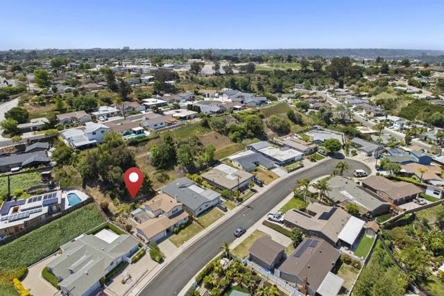 5273 Lewison Pl, San Diego CA: https://media.crmls.org/mediaz/7680cfaf-4022-4556-bb93-ec4fc83e71bf.jpg