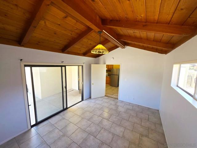 5361 Central Ave, Bonita CA: https://media.crmls.org/mediaz/76814b03-ab71-4137-9596-129d9c88b63a.jpg