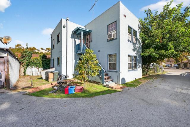 951 N 4th Street, San Jose CA: https://media.crmls.org/mediaz/7681b089-de72-4c73-86fd-4fb5409dfc37.jpg