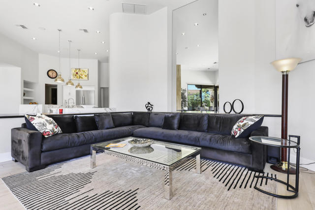 79455 Briarwood, La Quinta CA: https://media.crmls.org/mediaz/76828ce7-65ff-428e-b87a-e547600b6e83.jpg