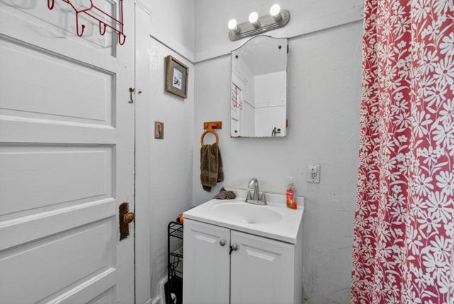 309 N 5th Street, San Jose CA: https://media.crmls.org/mediaz/7683d192-a23f-42f6-b3a9-5dc1ebb5599d.jpg