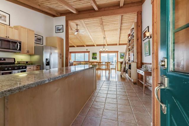 18 Asoleado Drive, Carmel Valley CA: https://media.crmls.org/mediaz/7683d95b-cf52-438f-ab0b-c492f1300c13.jpg