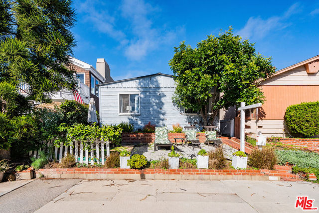 325 10th Street, Manhattan Beach, California 90266, ,Multi-Family,For Sale,10th,23294569