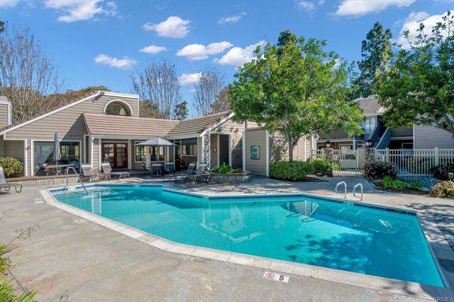 Detail Gallery Image 24 of 38 For 1091 Shadowridge Dr #118,  Vista,  CA 92081 - 2 Beds | 2 Baths